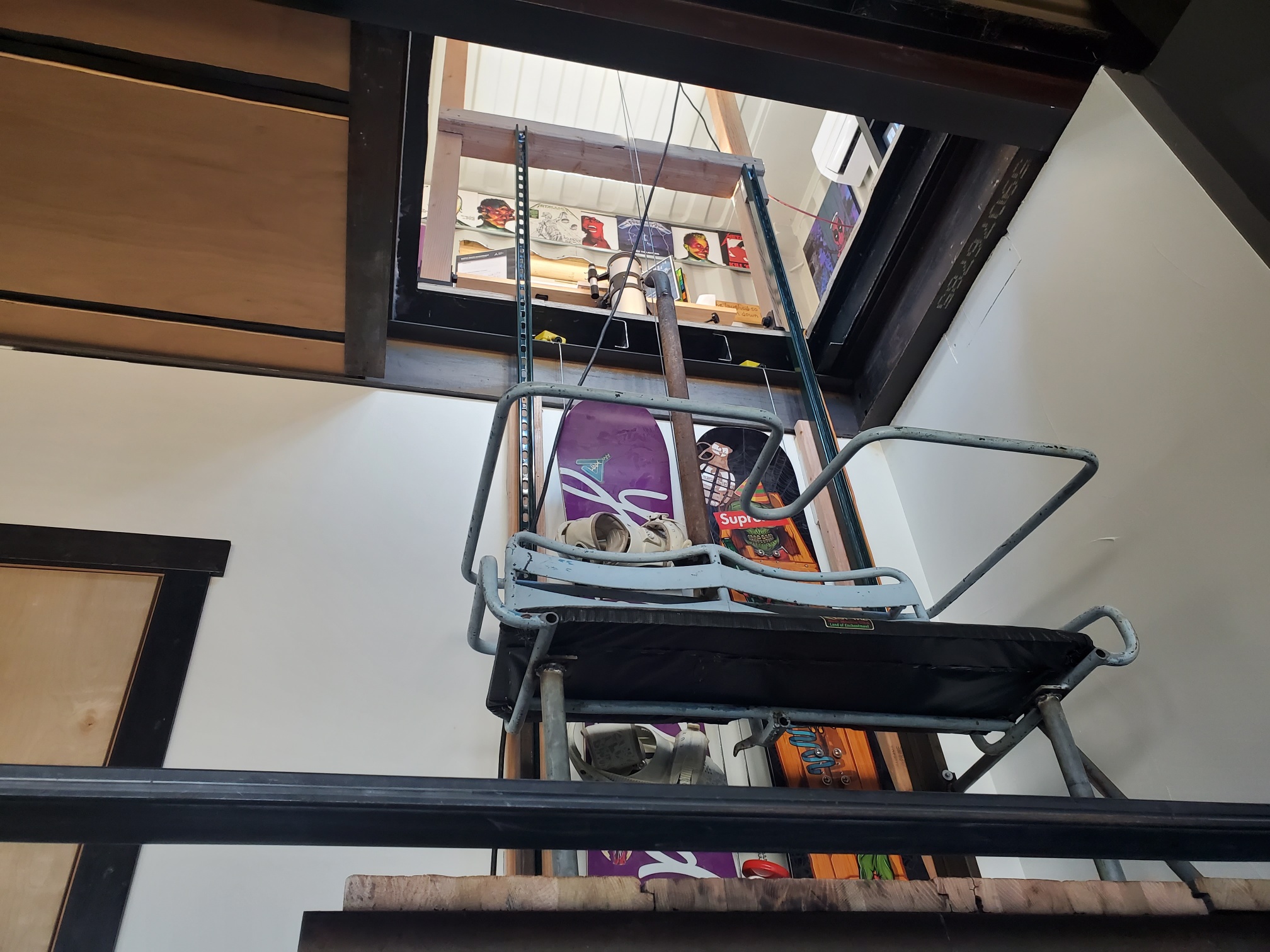 A custom art lift inside a multi-level Carbon Dwell.